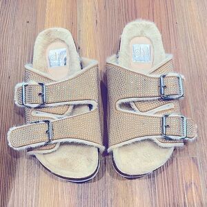 NWT dv by Dolce Vita birkenstock-style sandals